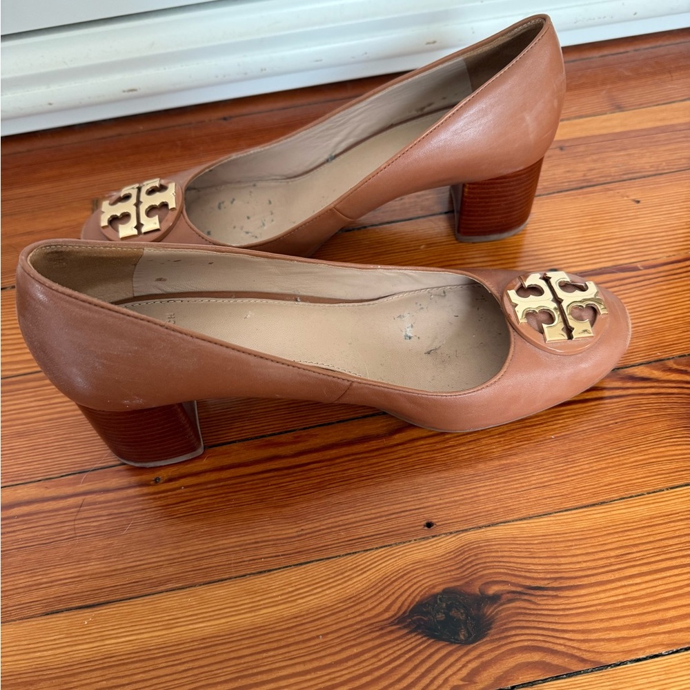 Tory Burch Heels with Gold Logo